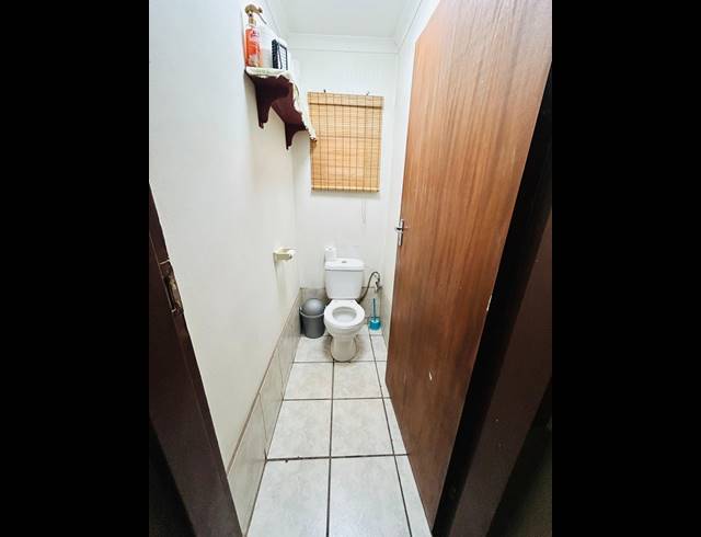5 BEDROOM FREESTANDING FOR SALE IN PRETORIA WEST